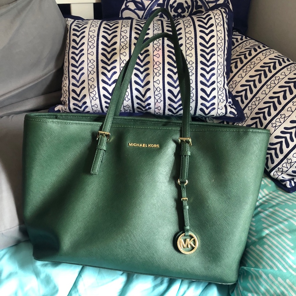 Michael Kors Large Jet Set Travel Size Purse